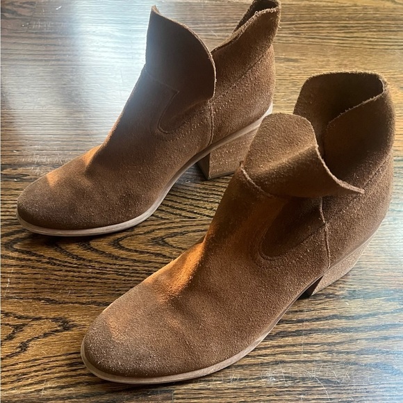 BP.  Shoes Women's Size 8M Ankle Boots Flappy Top Suede Leather Upper Bootie Tan - Picture 6 of 9